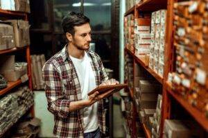 how software can reduce inventory costs warehouse management consultants